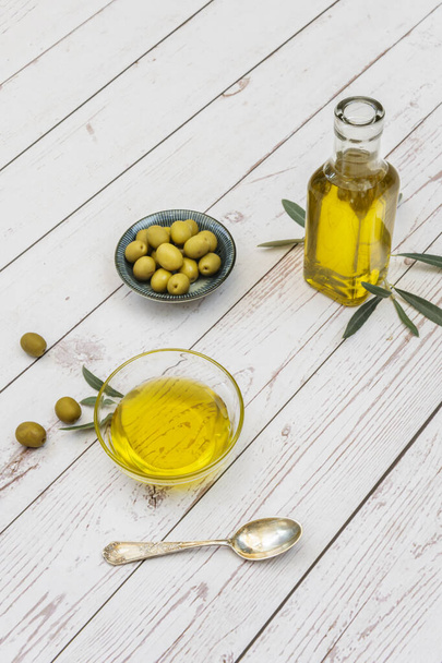 Téměř třetina olivové dužniny je olej. Z tohoto důvodu, od starověku byl snadno extrahován jednoduchým tlakem vyvíjeným mlýnem - Fotografie, Obrázek