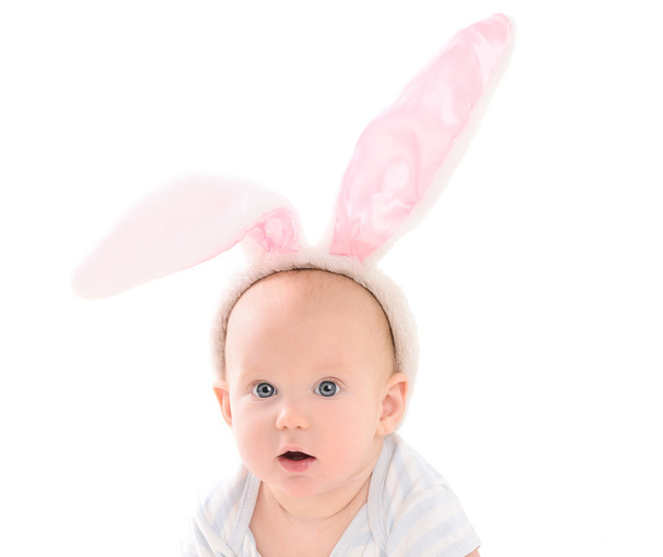 niño en forma de conejo de Pascua
 - Foto, imagen