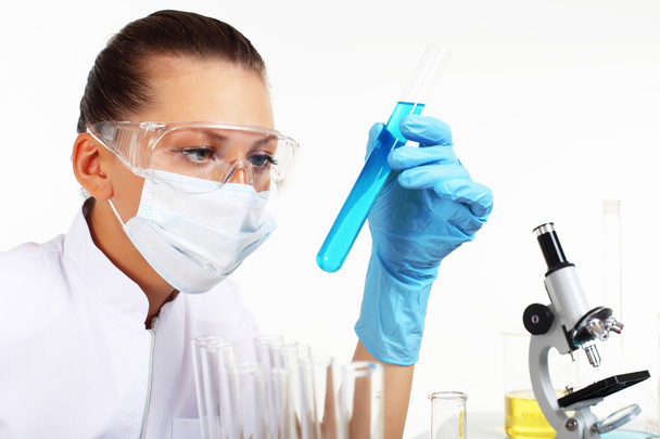 Female scientist in a chemistry laboratory - Fotografie, Obrázek