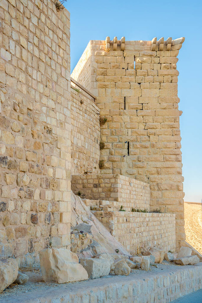 Προβολή στο Τείχος του κάστρου Shobak στην Ιορδανία - Φωτογραφία, εικόνα