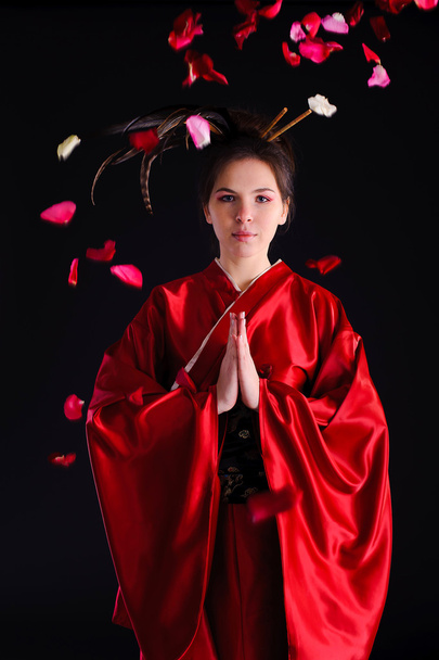 Дівчина в рідному костюмі японської гейші
 - Фото, зображення