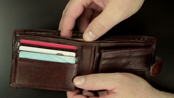 Ευρώ χρήματα έρχονται από το πορτοφόλι - Πλάνα, βίντεο