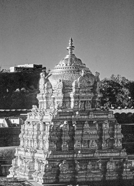 03 04 2019 Vintage Black and White Photo of Gold plated Gopuram, Sanctum Sanctorum, Sri Venkateswara Swamy Vaari Temple, Venkateswara Temple, Tirumala, Tirupati, Chittoor, Andhra Pradesh, India, Ázsia  - Fotó, kép