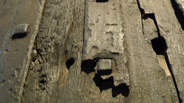 παλιό ξύλο από ένα παλιό πλοίο - Πλάνα, βίντεο