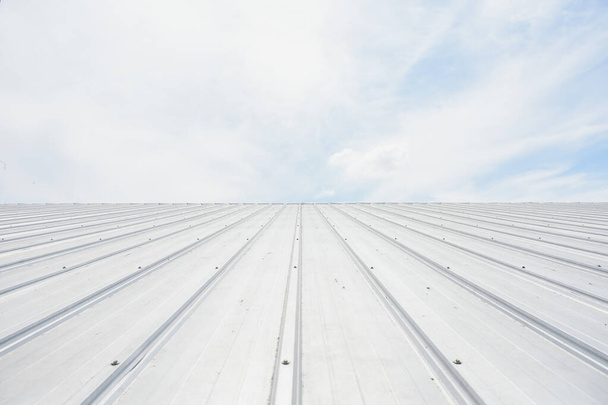 metallilevy kattotiiliä kaupallinen rakentaminen sininen sk - Valokuva, kuva