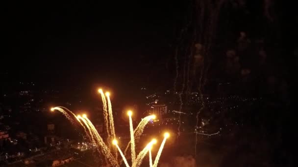 Goldenes Feuerwerk zum Jahreswechsel - Filmmaterial, Video