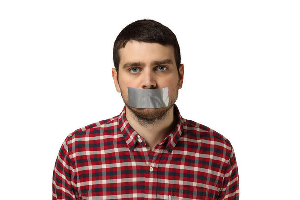 PNG, ein Mann mit verklebtem Mund, isoliert auf weißem Hintergrund - Foto, Bild