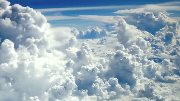 Летая над облаками - Кадры, видео