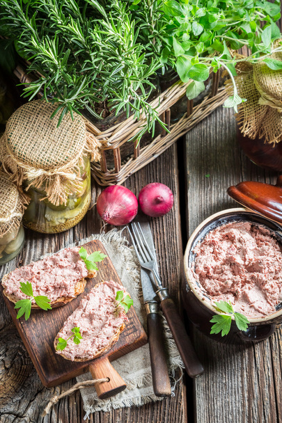 Fresh sandwich made of pate with parsley - Foto, Bild