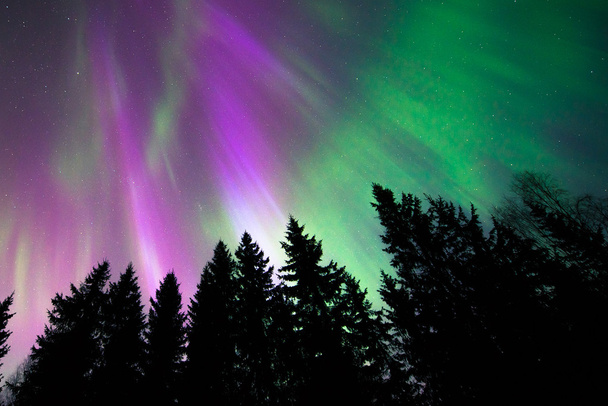 Coloridas luces boreales
 - Foto, imagen
