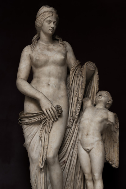 少年、カピトリーノ、ローマ、イタリアのヴィーナスの像 - 写真・画像