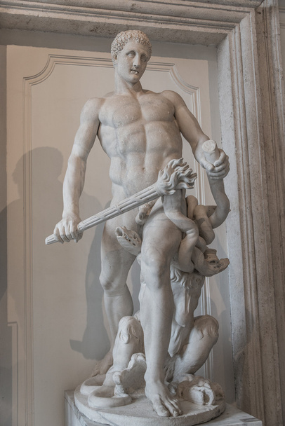 Άγαλμα από έναν γυμνό άνδρα Ρωμαϊκή στη Ρώμη, Ιταλία - Φωτογραφία, εικόνα