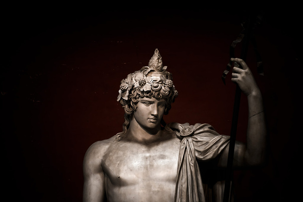 Statue d'un jeune guerrier romain, Rome, Italie
 - Photo, image
