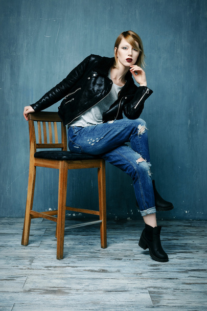 woman in a leather jacket - Foto, immagini