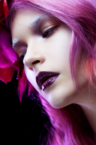 beautiful girl with pink hair,  close-up - Foto, Imagen