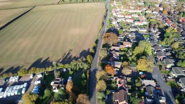 イギリスのレシュヴァースガーデンシティの田園風景の航空写真. ドローンのカメラで撮影された映像 2023年11月11日 - 映像、動画