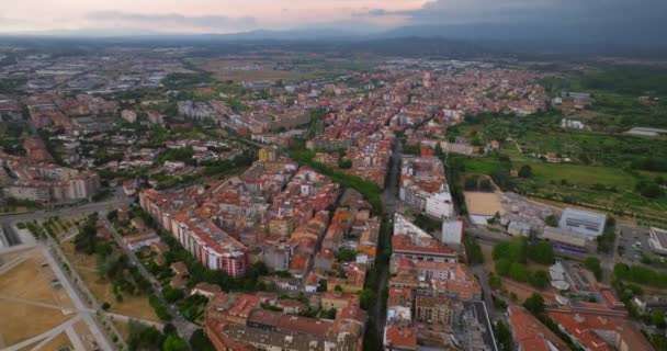 Luftaufnahme der Stadt Girona an einem schönen Sommertag, Katalonien, Spanien. - Filmmaterial, Video