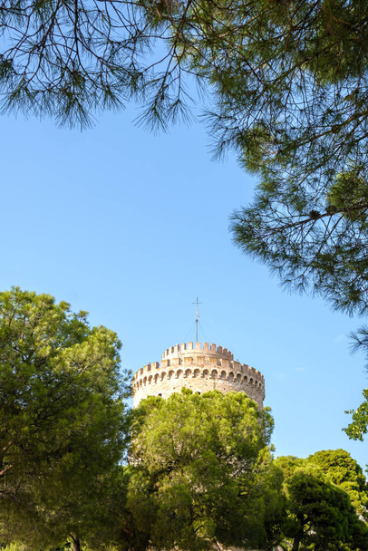 View of the White Tower, a monument and museum on the waterfront in Thessaloniki Greece - Photo, Image
