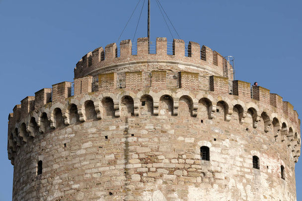 Вид на белую башню, памятник и музей на набережной в Салониках Греция - Фото, изображение