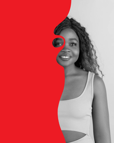 Cartel. collage de arte contemporáneo. Retrato monocromático de una joven afroamericana con una pintura viva y creativa de color rojo con espacio libre. Concepto de Mes de la Historia Negra, derechos civiles, cultura. Anuncio - Foto, imagen