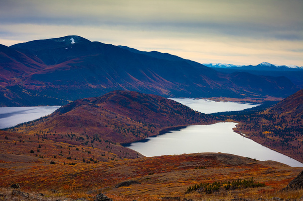 sonbahar renkli dağ göl manzarası - Fotoğraf, Görsel