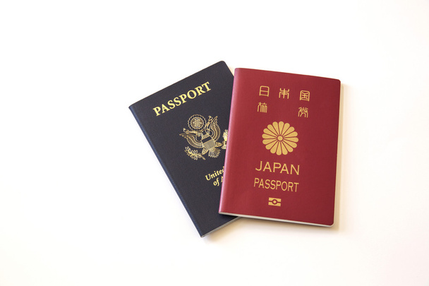 Yhdysvaltain ja Japanin passi
 - Valokuva, kuva