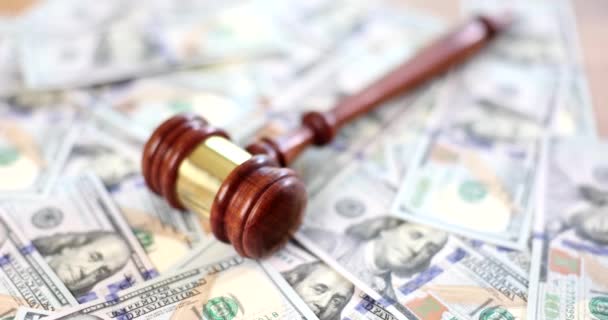 Juridische gevechten in het Amerikaanse rechtssysteem geld koopt vrijheid. Financiële misdrijven en borgtocht - Video