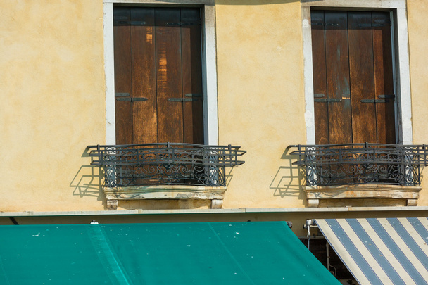 Beautiful venetian windows of a typical Venetian house, Italy - Zdjęcie, obraz