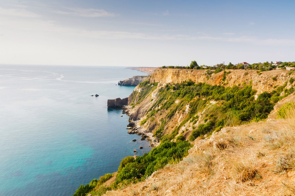 Vista de verano de la costa del mar Negro cerca del cabo Fiolent
 - Foto, Imagen