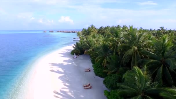 Luxus-Inselresort am Sandstrand - Filmmaterial, Video