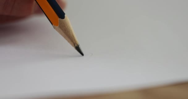Mujer mano dibuja cuadro y lápiz se rompe. Crisis y problema del táurido - Metraje, vídeo