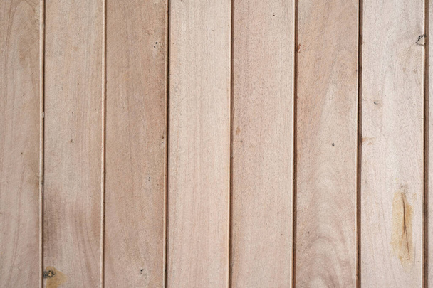 A textura da cerca de madeira. As velhas tábuas escuras, em pé na vertical. As placas embebidas na chuva. Para fotomontagem e colagem - Foto, Imagem