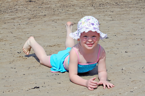Blond girl on the beach - Photo, Image