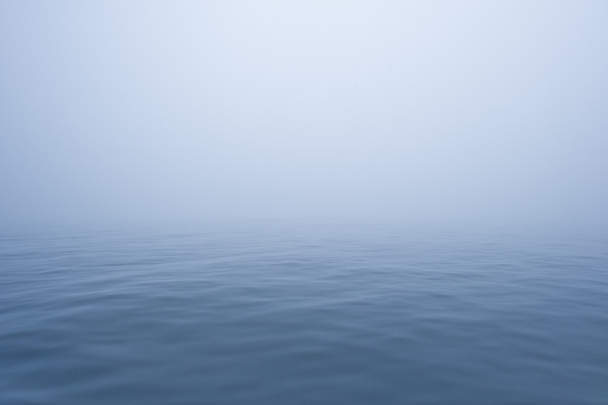 nevoeiro do mar água calma
 - Foto, Imagem