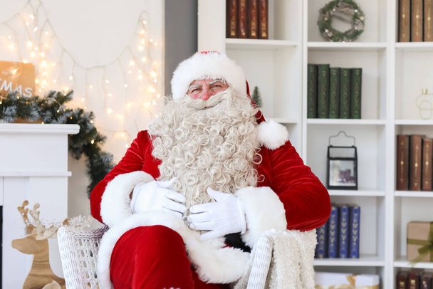 Santa Claus doma na Štědrý večer - Fotografie, Obrázek
