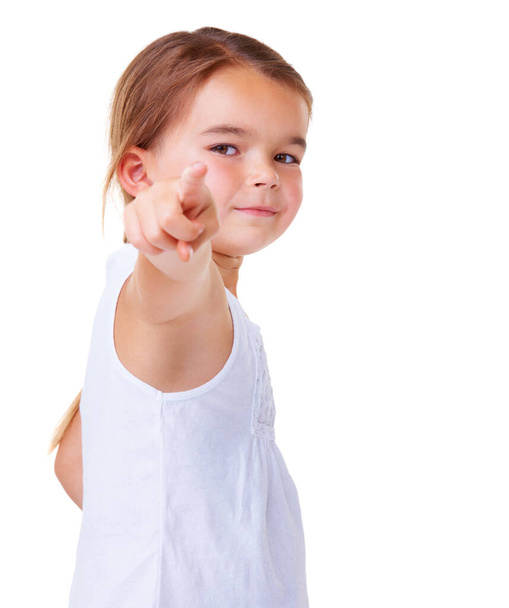 Portrait, Abstimmung und Zeigen mit einem Mädchen im Studio isoliert auf weißem Hintergrund zur Auswahl. Hand, Finger und du mit einem entzückenden jungen Kind, das sich ihrer Geste für Entscheidung oder Option sicher ist. - Foto, Bild