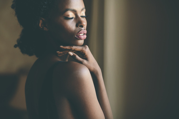 Young black woman - Zdjęcie, obraz