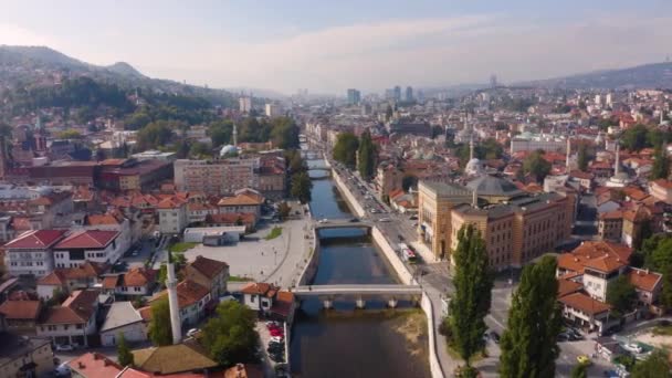 Городской пейзаж Сараево. Вид с воздуха - Кадры, видео