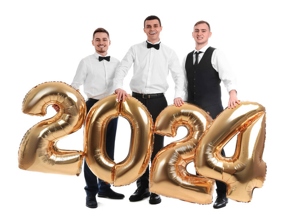 Beyaz arka planda 2024 figürlü erkek arkadaşlar. Yeni yıl kutlaması - Fotoğraf, Görsel