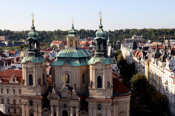 Вид зверху на місто Прага. Високоякісна фотографія - Фото, зображення