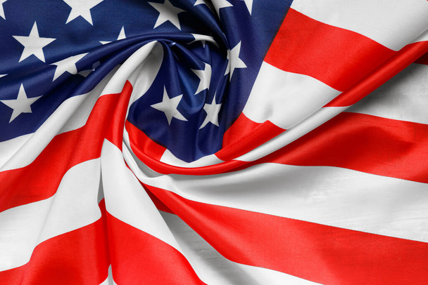 Αστέρια και ρίγες αμερικάνικης σημαίας, κορυφαία θέα. Το καμάρι του Αμερικανικού λαού. Σύμβολο ανεξαρτησίας και πατριωτισμού στις Ηνωμένες Πολιτείες. - Φωτογραφία, εικόνα