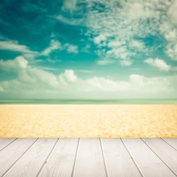 Üres homályos strandon fa táblák - Fotó, kép