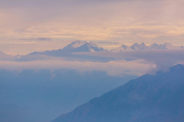 Cordillera Blanca,ペルー,南アメリカの美しい山の風景 - 写真・画像