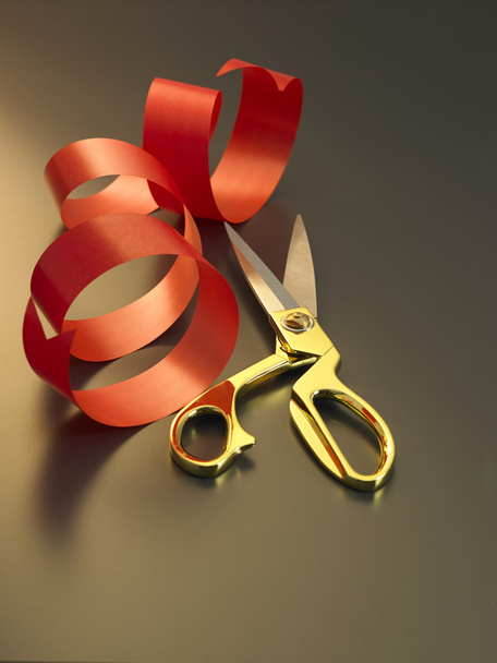 Red ribbon ang scissors - Fotoğraf, Görsel