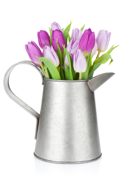 букет тюльпанов в банке для полива
 - Фото, изображение