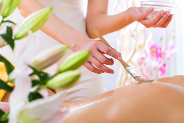 Donna ottenere massaggio corpo
 - Foto, immagini