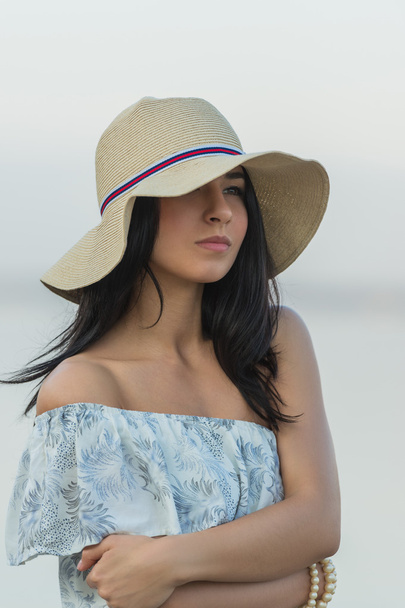 Beautiful  girl in summer hat - Zdjęcie, obraz