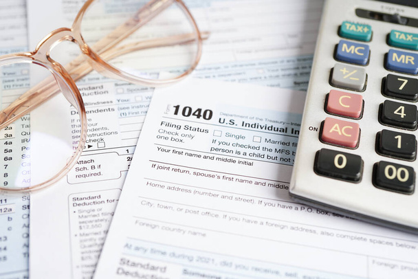 Steuerformular 1040 US Individuelle Einkommensteuererklärung, unternehmerisches Finanzierungskonzept. - Foto, Bild