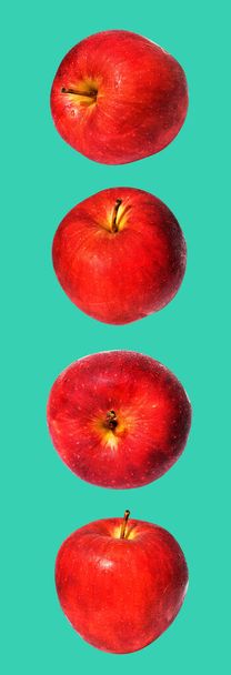 Κόκκινο ώριμο κάλυμμα μήλου με σταγόνες νερού που απομονώνονται με μονοπάτι αποκοπής σε πράσινο φόντο, χωρίς σκιά, φρέσκα φρούτα - Φωτογραφία, εικόνα