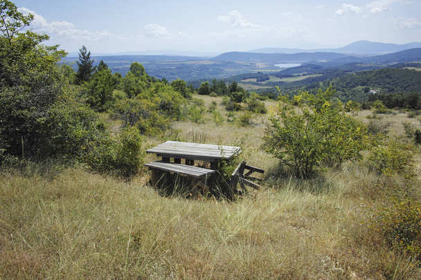 Niesamowity letni krajobraz Rudiny, obwód pernicki, Bułgaria - Zdjęcie, obraz